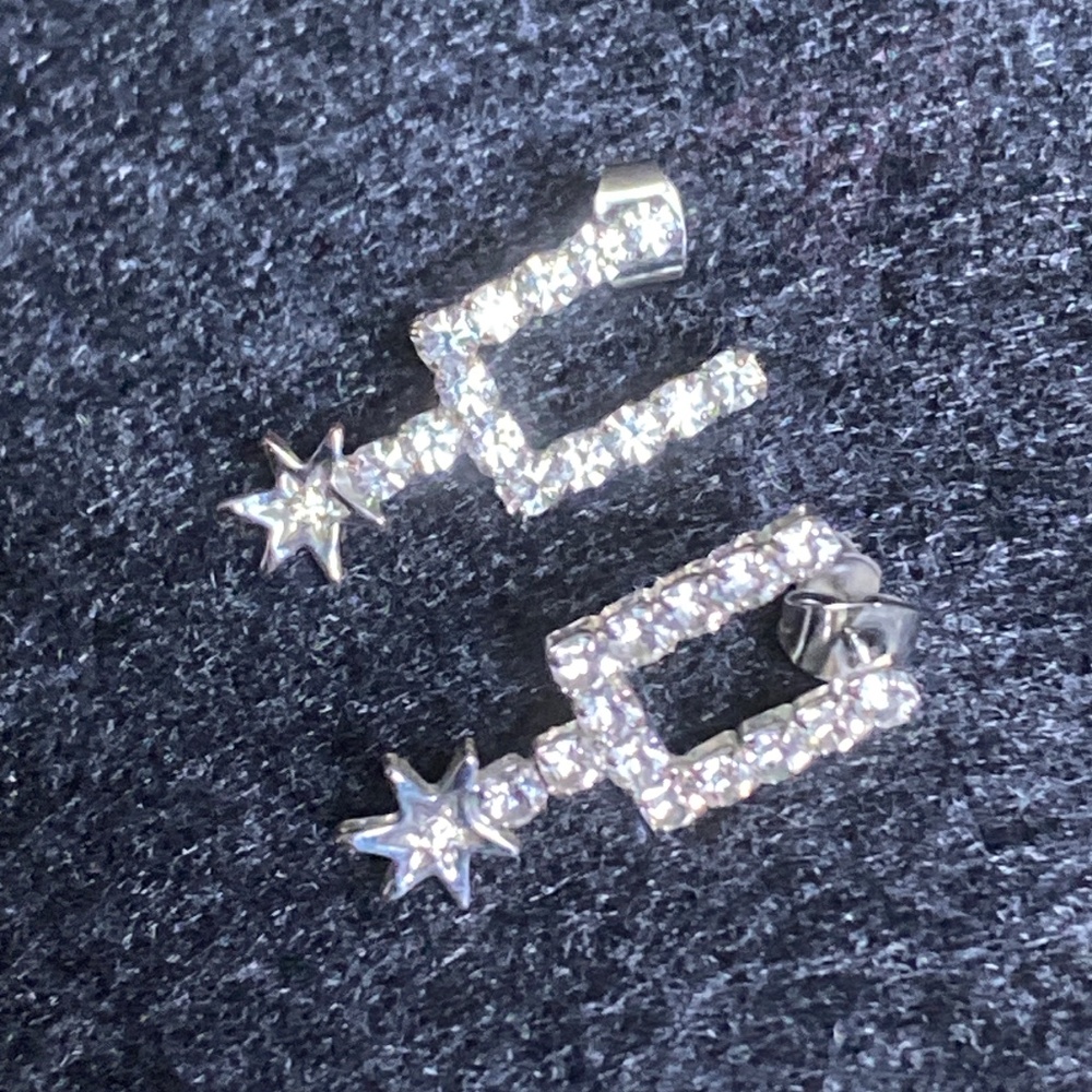 Rhinestone Spur Earrings - Picture 3 of 3